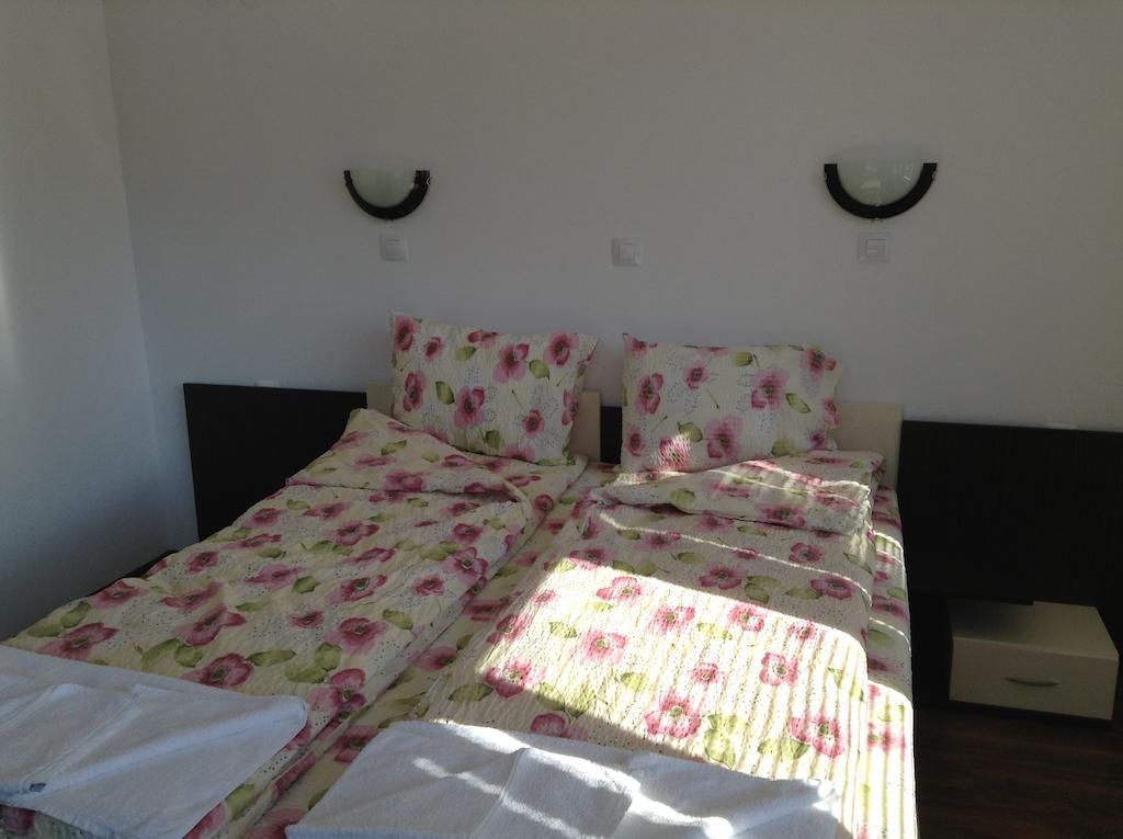 Guest House Luchi Varshets  Chambre photo